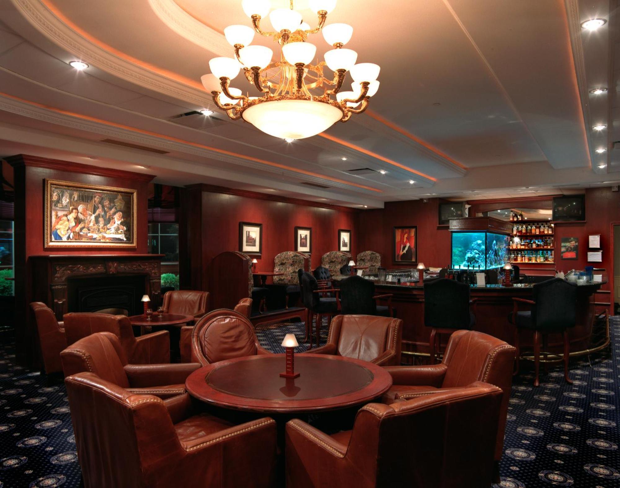 Chateau Louis Hotel & Conference Centre Edmonton Eksteriør billede