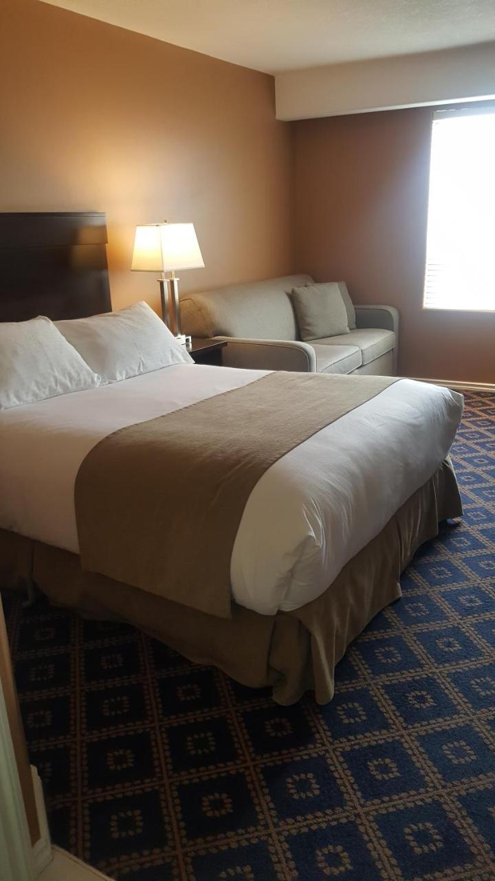 Chateau Louis Hotel & Conference Centre Edmonton Eksteriør billede