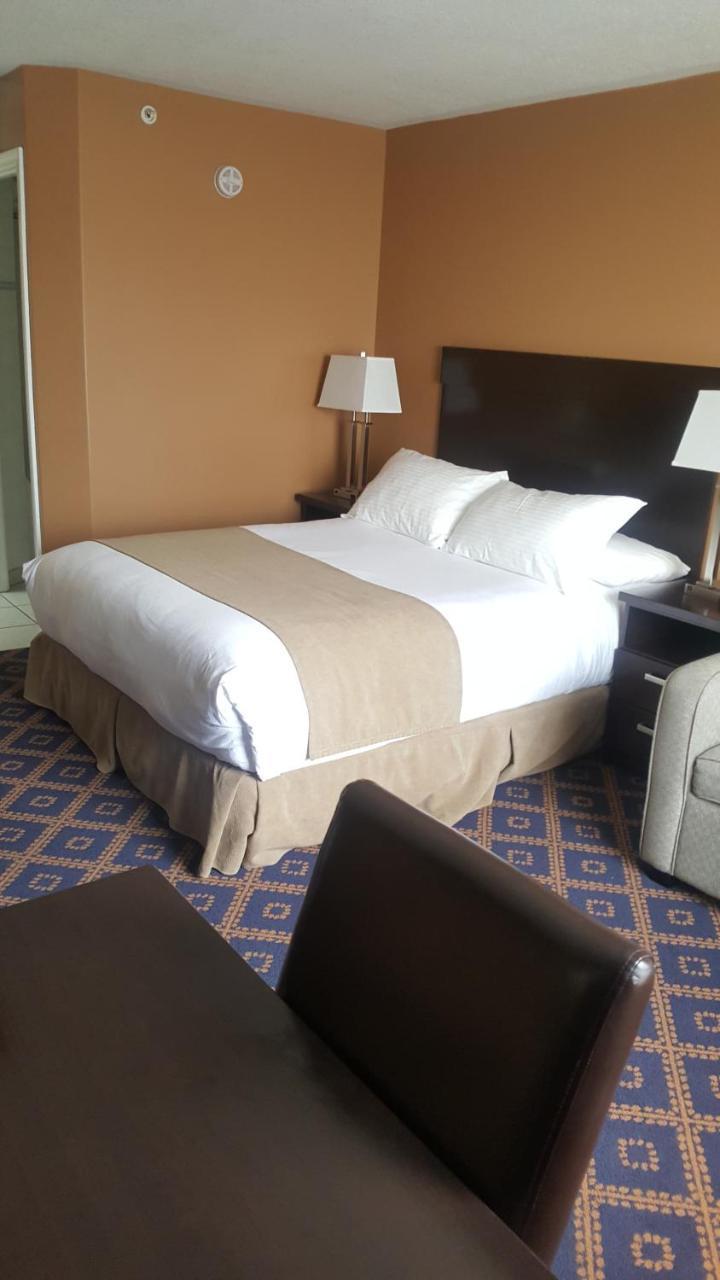 Chateau Louis Hotel & Conference Centre Edmonton Eksteriør billede