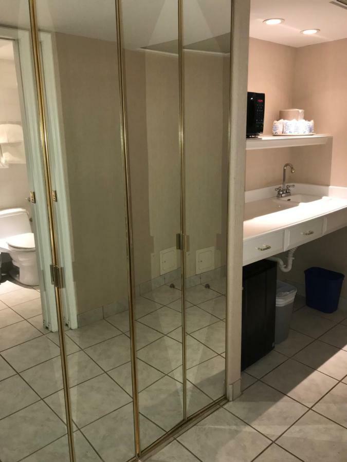 Chateau Louis Hotel & Conference Centre Edmonton Eksteriør billede