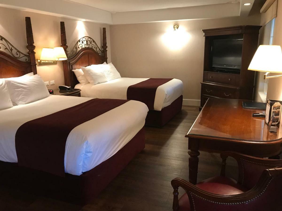 Chateau Louis Hotel & Conference Centre Edmonton Eksteriør billede